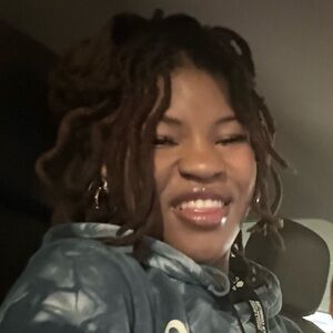 Meet your Posher, Synaca